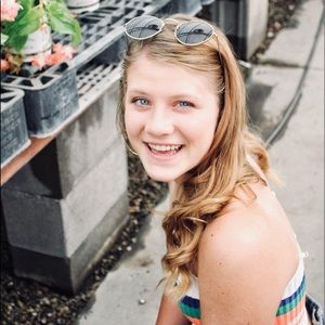 Meet your Posher, Kenzi